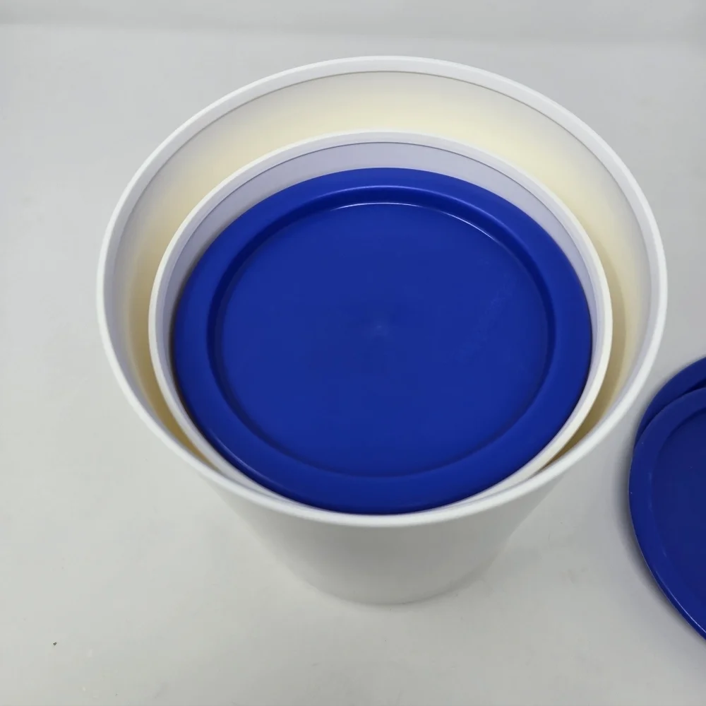 Tupperware vintage one